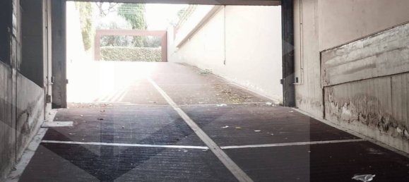  Garage in Bari, Italy No. 33882 14