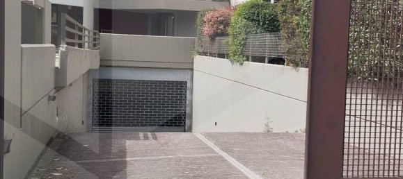  Garage in Bari, Italy No. 33882 18