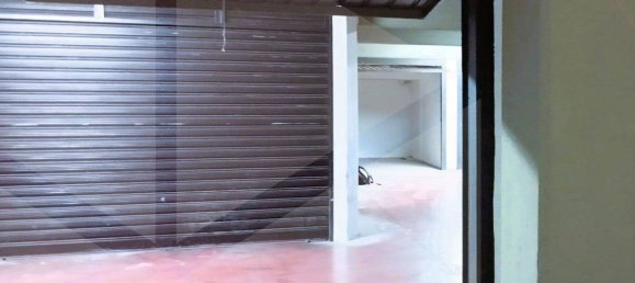  Garage in Bari, Italy No. 33882 39
