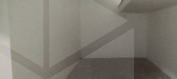  Garage in Bari, Italy No. 33882 9