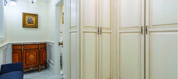 6 bedrooms House in Toronto, Canada No. 819 11