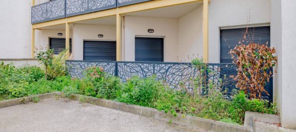 2 bedrooms Apartment in Courbevoie, France No. 327056 6