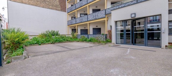 2 bedrooms Apartment in Courbevoie, France No. 327056 8