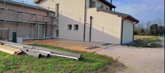 3 bedrooms Apartment in Spresiano, Italy No. 376971 3