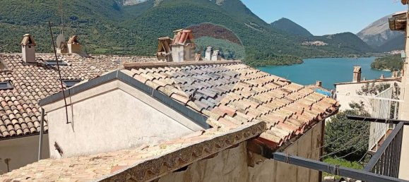 3 bedrooms Apartment in Barrea, Italy No. 358197 2