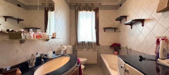 4 rooms Apartment in Udine, Italy No. 99126 10