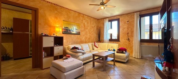 4 rooms Apartment in Udine, Italy No. 99126 2