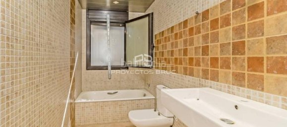 4 bedrooms House in La Torre de Claramunt, Spain No. 145936 2