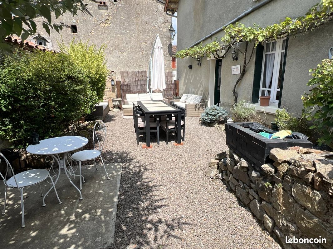 3 Schlafzimmer Haus in Abzac, France, Nr. 337814