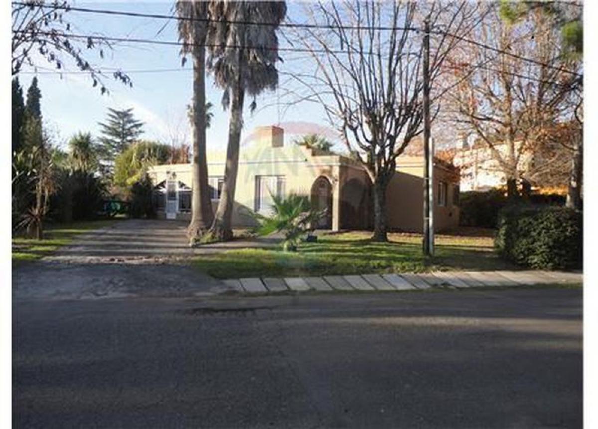 4 bedrooms House in Moreno, Argentina No. 61097