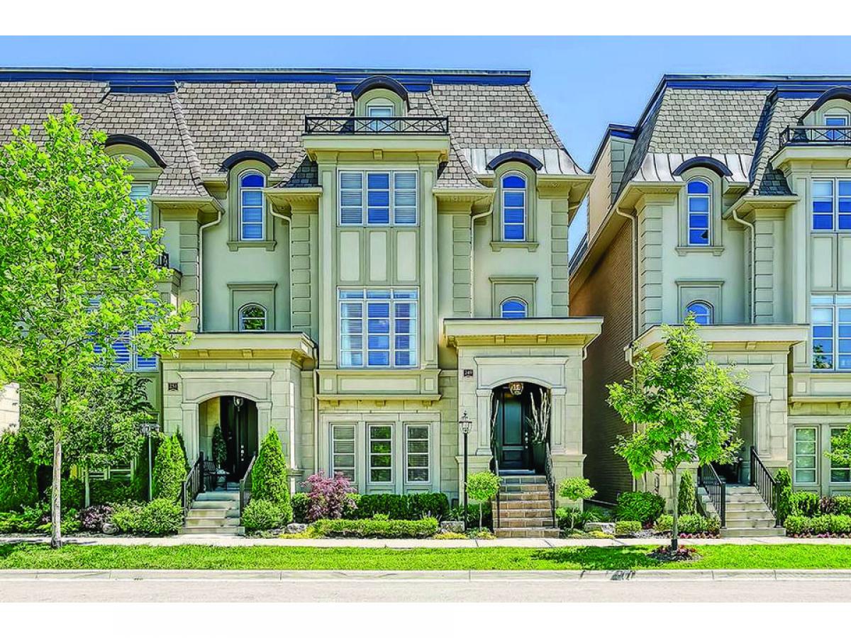 4 bedrooms House in Oakville, Canada No. 171