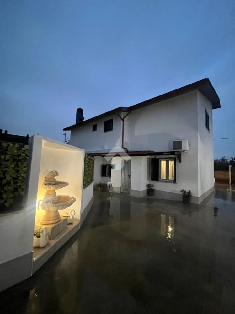 3غرفة فيلا في Velletri, Italy رقم 215782