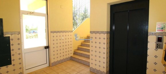 Apartamento de 2 dormitorios en Quarteira, Portugal No. 80754 18