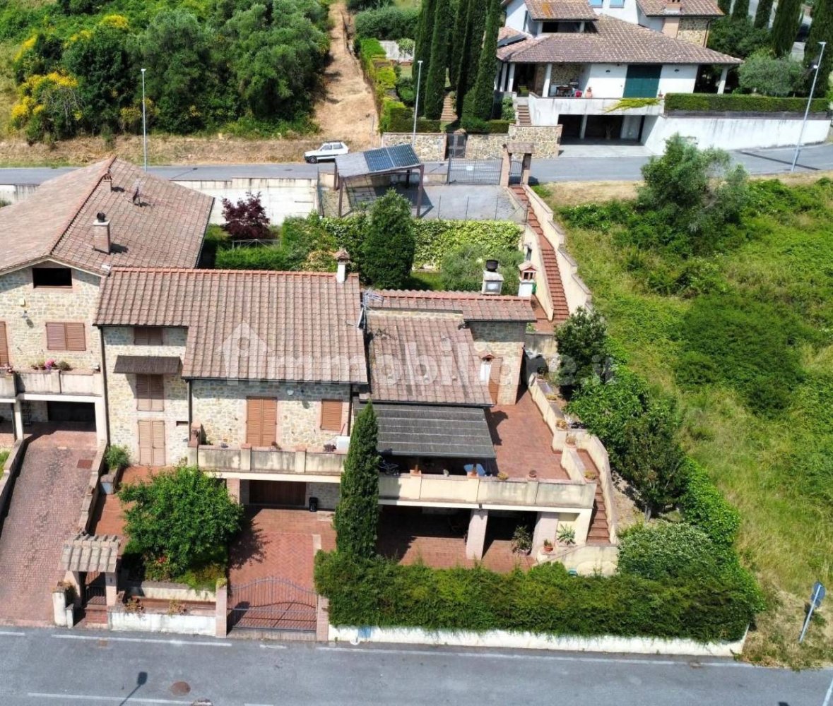 4 bedrooms Villa in Casole d'Elsa, Italy No. 165640