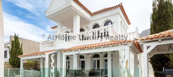 4 bedrooms House in Adeje, Spain No. 24989 6
