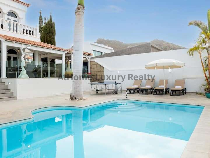 4 bedrooms House in Adeje, Spain No. 24989