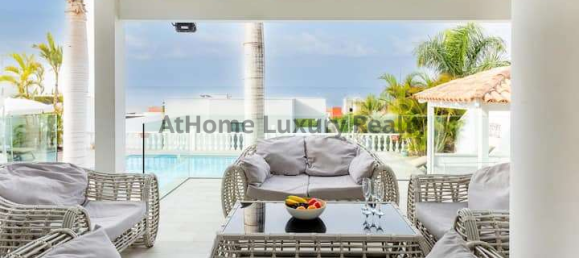 4 bedrooms House in Adeje, Spain No. 24989 14