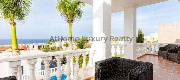 4 bedrooms House in Adeje, Spain No. 24989 12