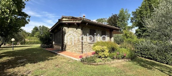4 bedrooms Villa in Montevarchi, Italy No. 81372 5