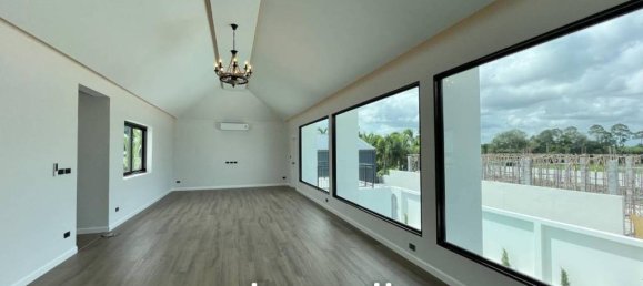 4 bedrooms Villa in Bang Lamung, Thailand No. 23615 6