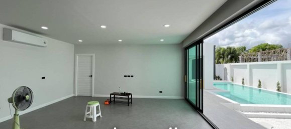 4 bedrooms Villa in Bang Lamung, Thailand No. 23615 2