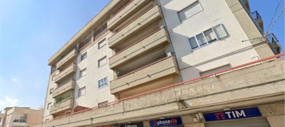 5 rooms Apartment in Floridia, Italy No. 43259 9