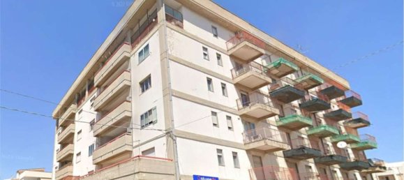 5 rooms Apartment in Floridia, Italy No. 43259 6