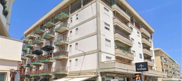 5 rooms Apartment in Floridia, Italy No. 43259 3