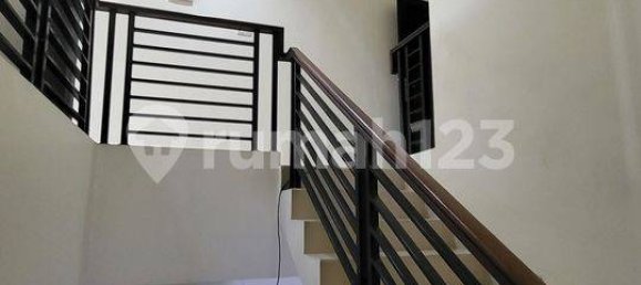 4 bedrooms House in Grogol Petamburan, Indonesia No. 1750 21