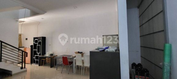 4 bedrooms House in Grogol Petamburan, Indonesia No. 1750 7