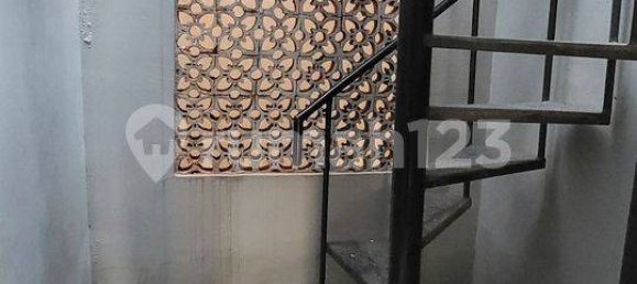 4 bedrooms House in Grogol Petamburan, Indonesia No. 1750 24