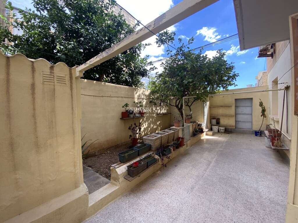 3 bedrooms Apartment in Santa Lucija, Malta No. 2019