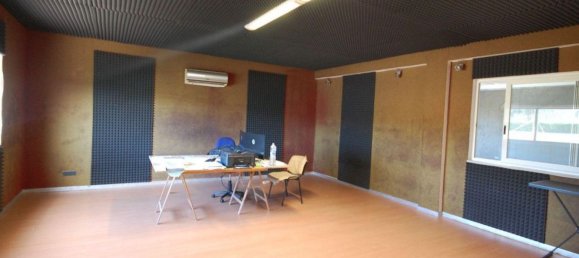 Склад 485м² в Бриндизи, Италия № 369897 13