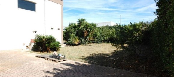 Склад 485м² в Бриндизи, Италия № 369897 16