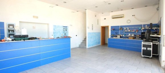 Склад 485м² в Бриндизи, Италия № 369897 7