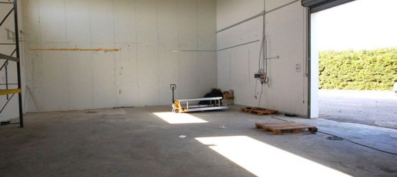 Склад 485м² в Бриндизи, Италия № 369897 10