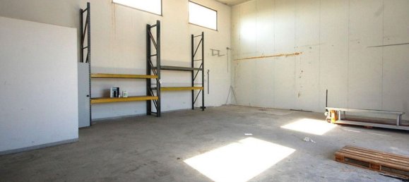 Склад 485м² в Бриндизи, Италия № 369897 11