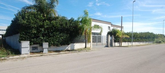 Склад 485м² в Бриндизи, Италия № 369897 26