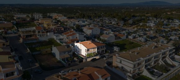 4 bedrooms House in Luz, Portugal No. 104990 30