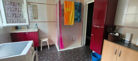 3 bedrooms House in Louviers, France No. 357150 6