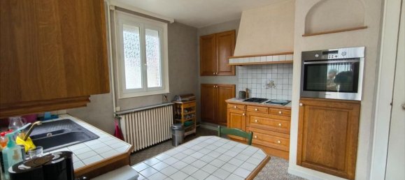 3 bedrooms House in Louviers, France No. 357150 5