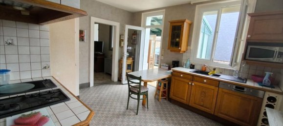 3 bedrooms House in Louviers, France No. 357150 3