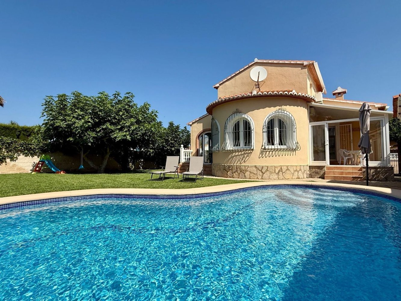 2 Schlafzimmer Haus in Denia, Spain, Nr. 235722