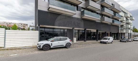 Propriété commerciale à Felgueiras, Portugal 196m² No. 59592 3