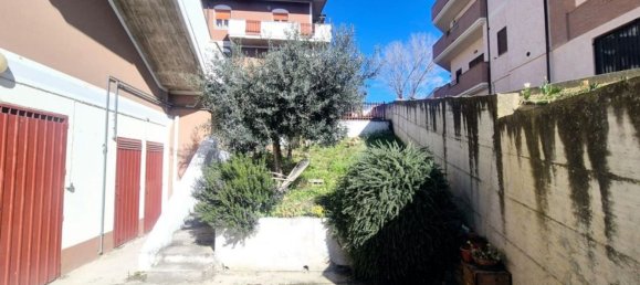 8 rooms Apartment in Penne, Italy No. 35017 26