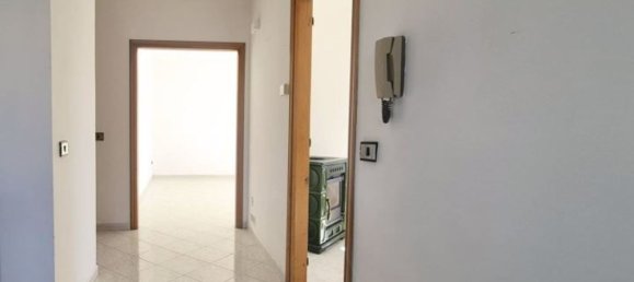8 rooms Apartment in Penne, Italy No. 35017 8