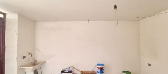 8 rooms Apartment in Penne, Italy No. 35017 6