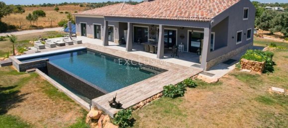 3 bedrooms Villa in Lagoa, Portugal No. 7710 2