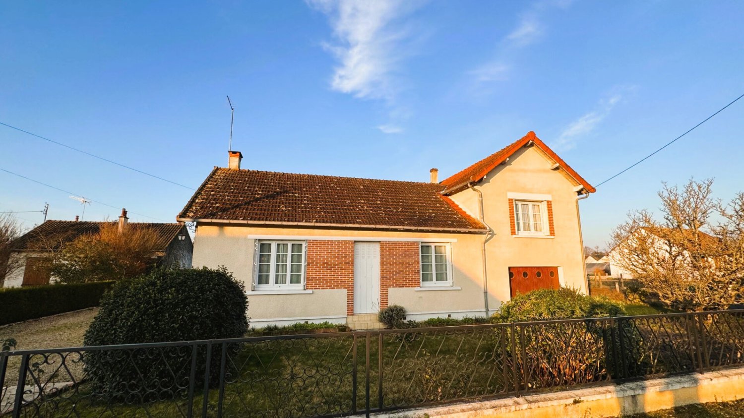 3 chambres Maison à Selles-Saint-Denis, France No. 83471