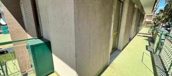 2 rooms Apartment in Borghetto Santo Spirito, Italy No. 156177 3